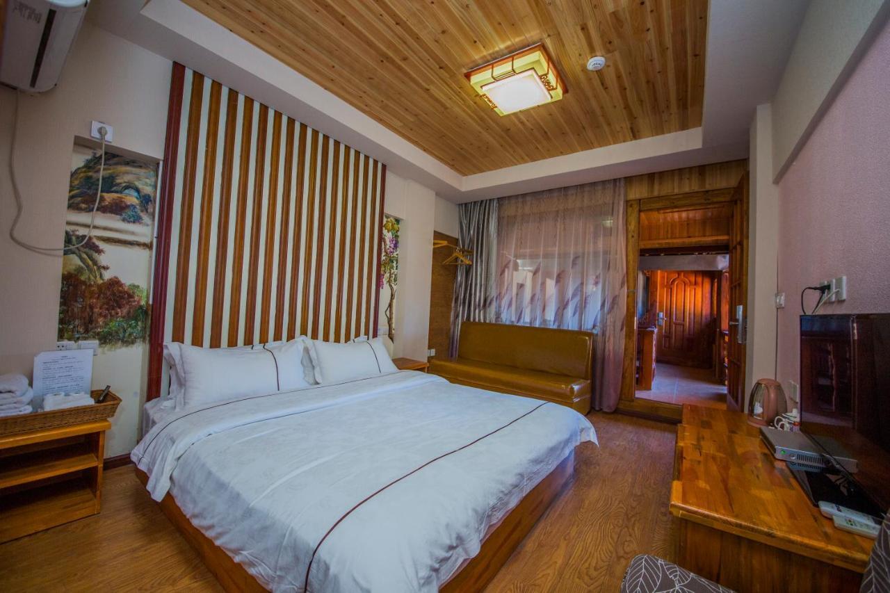 Lijiang Rongyi Homestay Luaran gambar